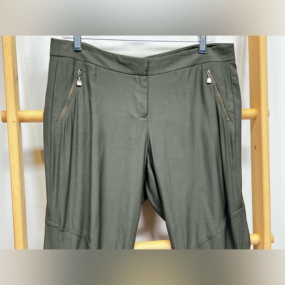 W by WORTH Olive green crop ruched cargo pants size S. - Picture 2 of 13
